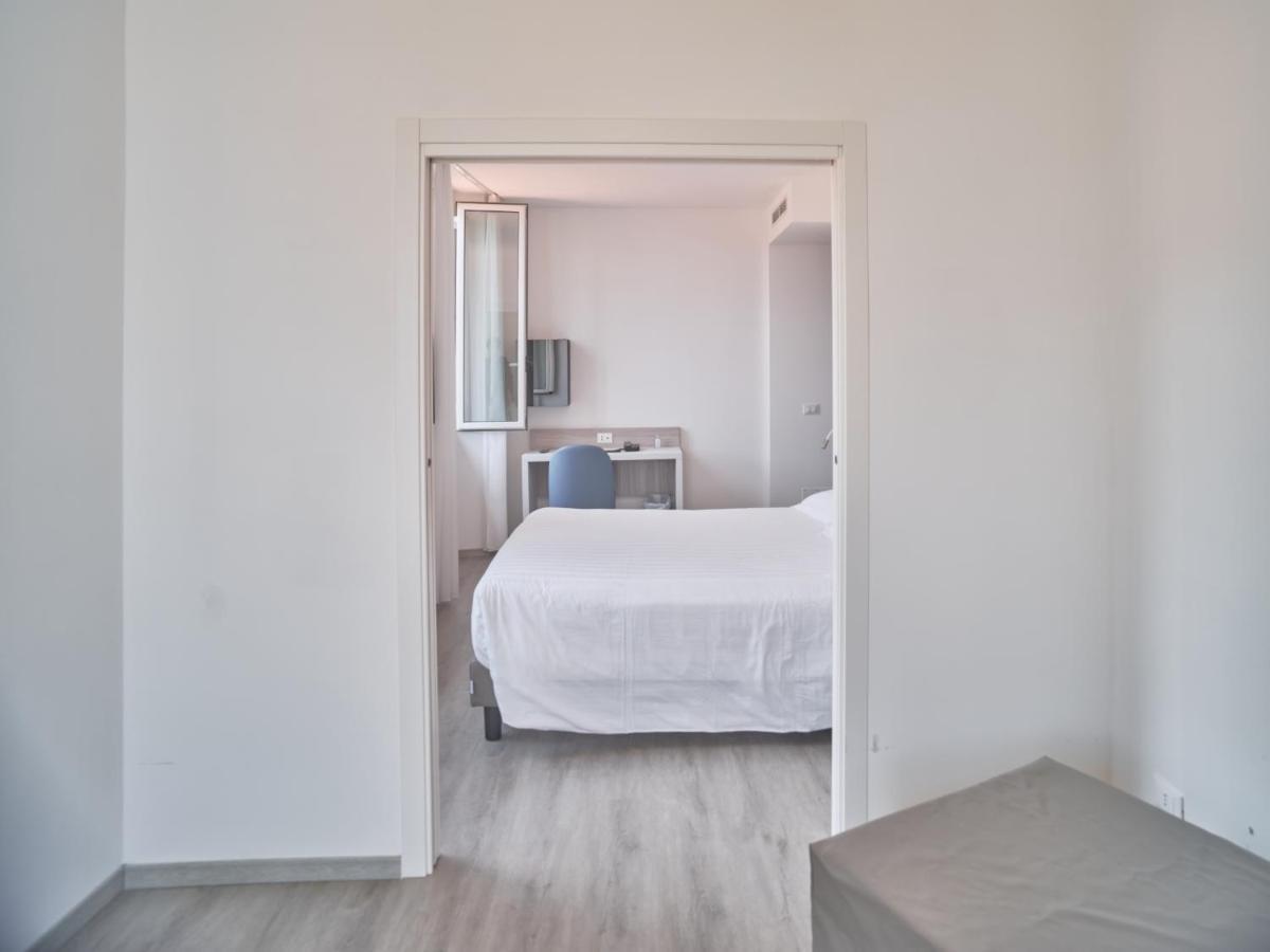 Double or Twin Room with Sea View