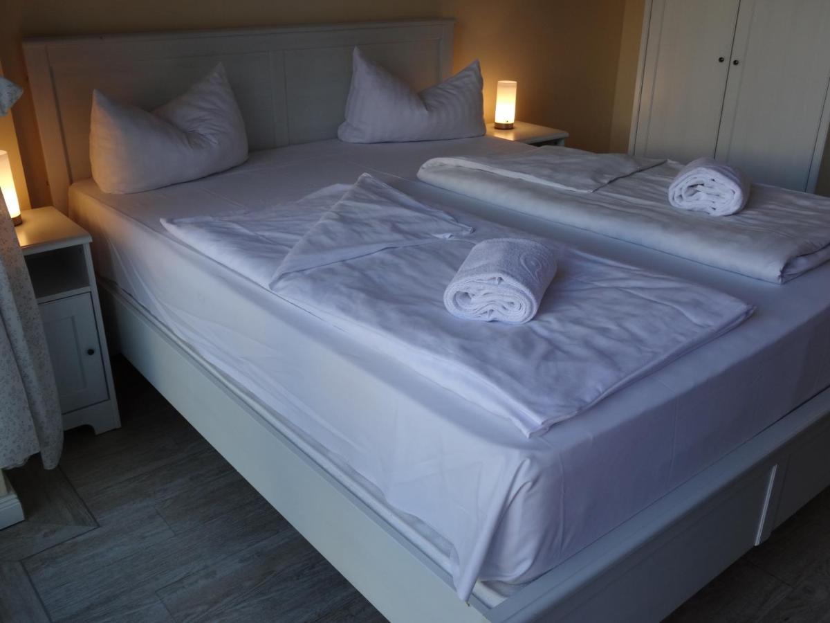 Doppelzimmer mit Balkon