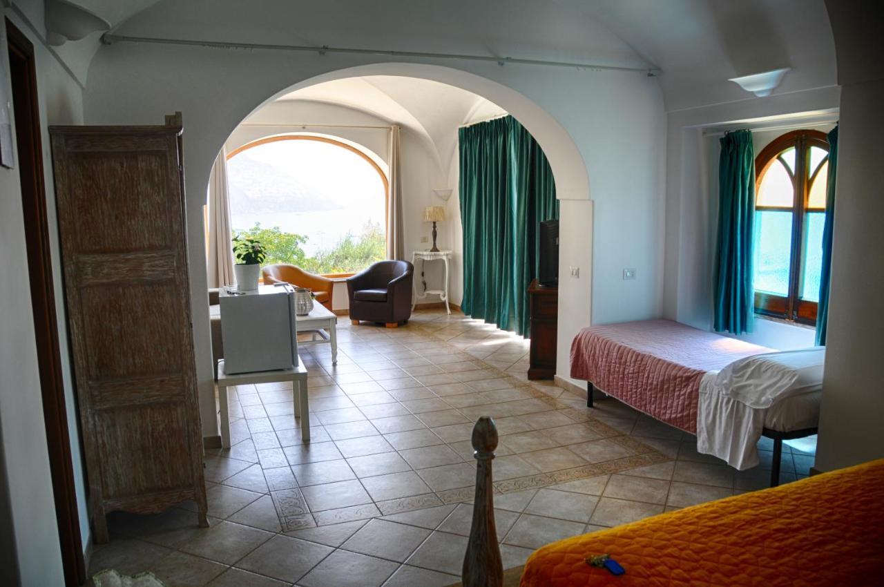 Deluxe Double or Twin Room Sea View