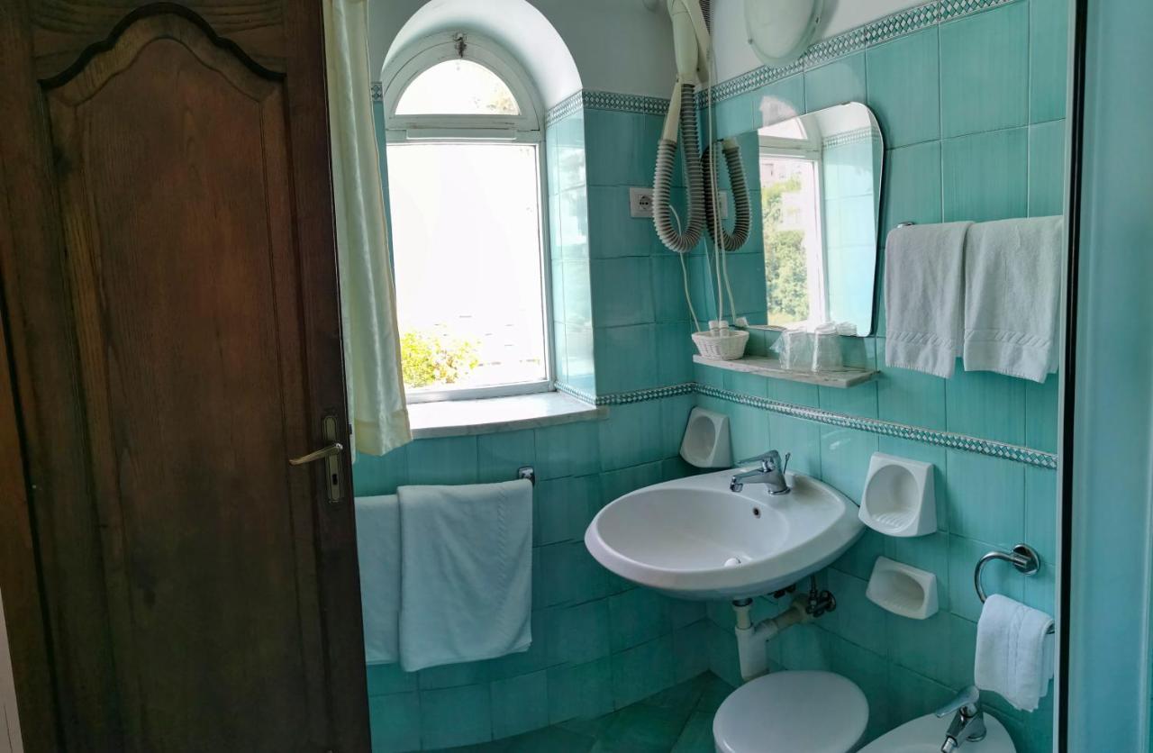 Double or Twin Room Sea View