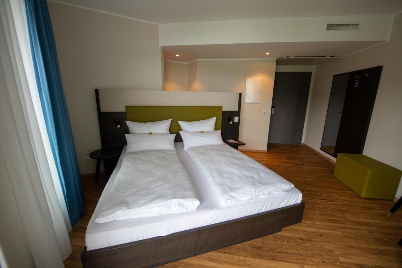 Double Room with Balcony,1419263949:JPEG