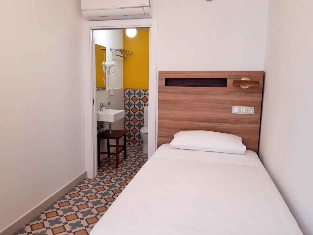 Single Room Private Bathroom
