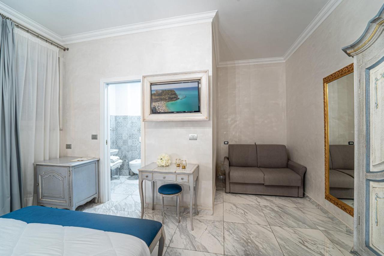 Deluxe Triple Room with Balcony,1067375755:JPEG