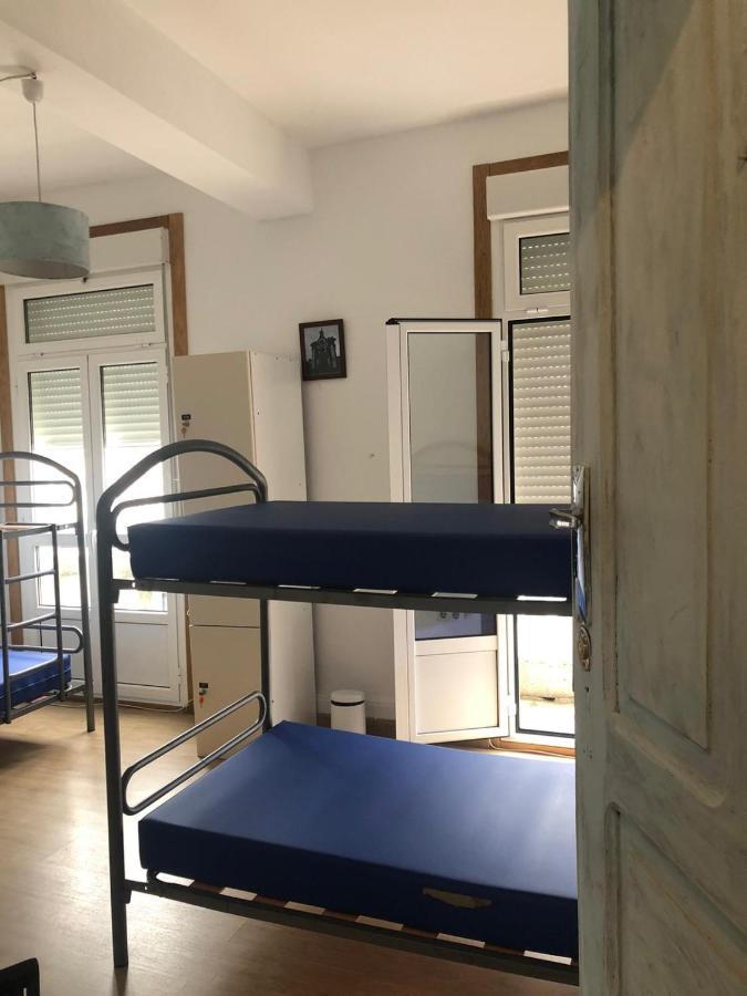Habitación Cuádruple Económica con baño compartido
