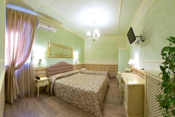 Triple Room,693089073:JPEG