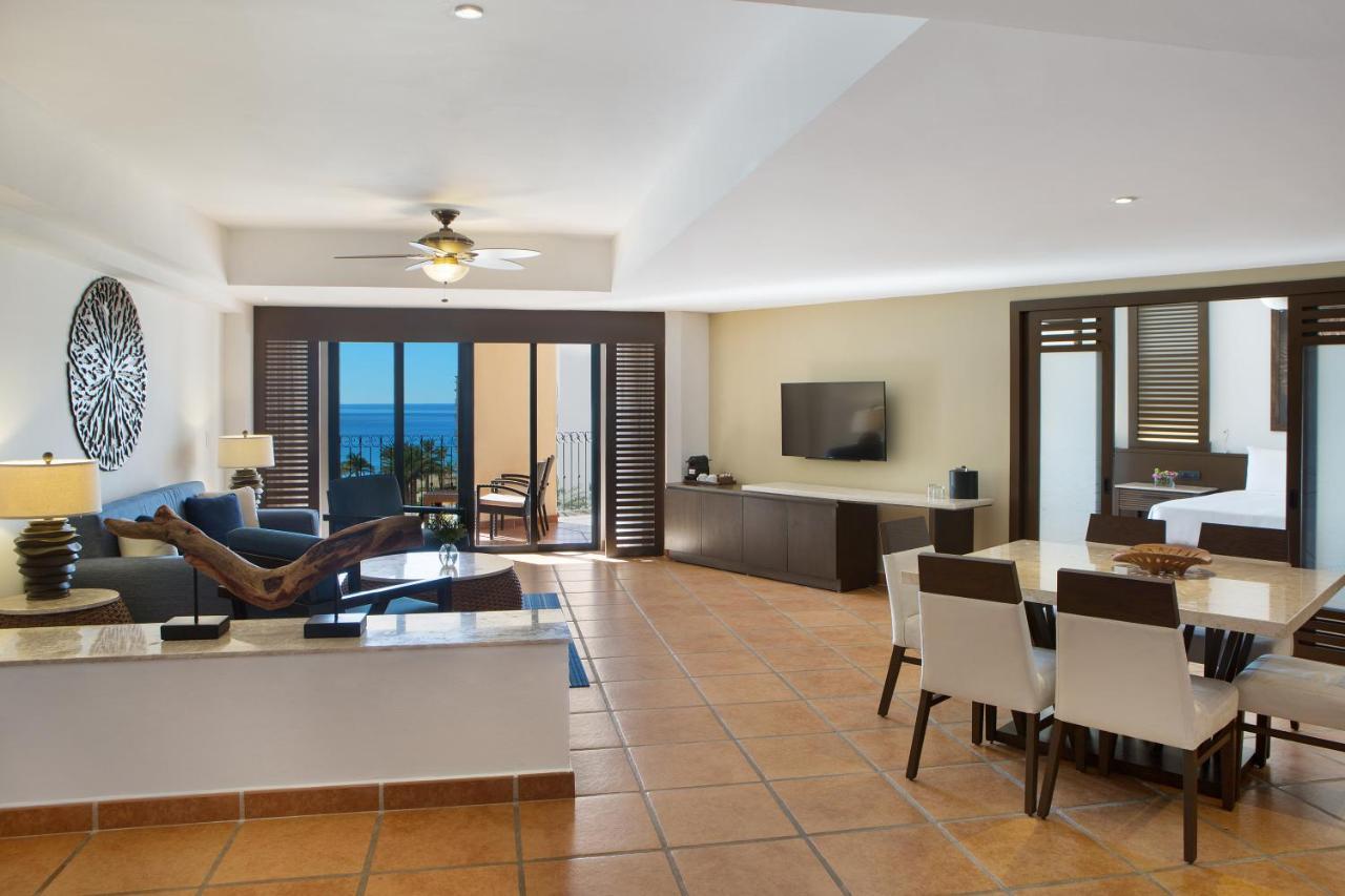 Club One-Bedroom Master Suite with Ocean View