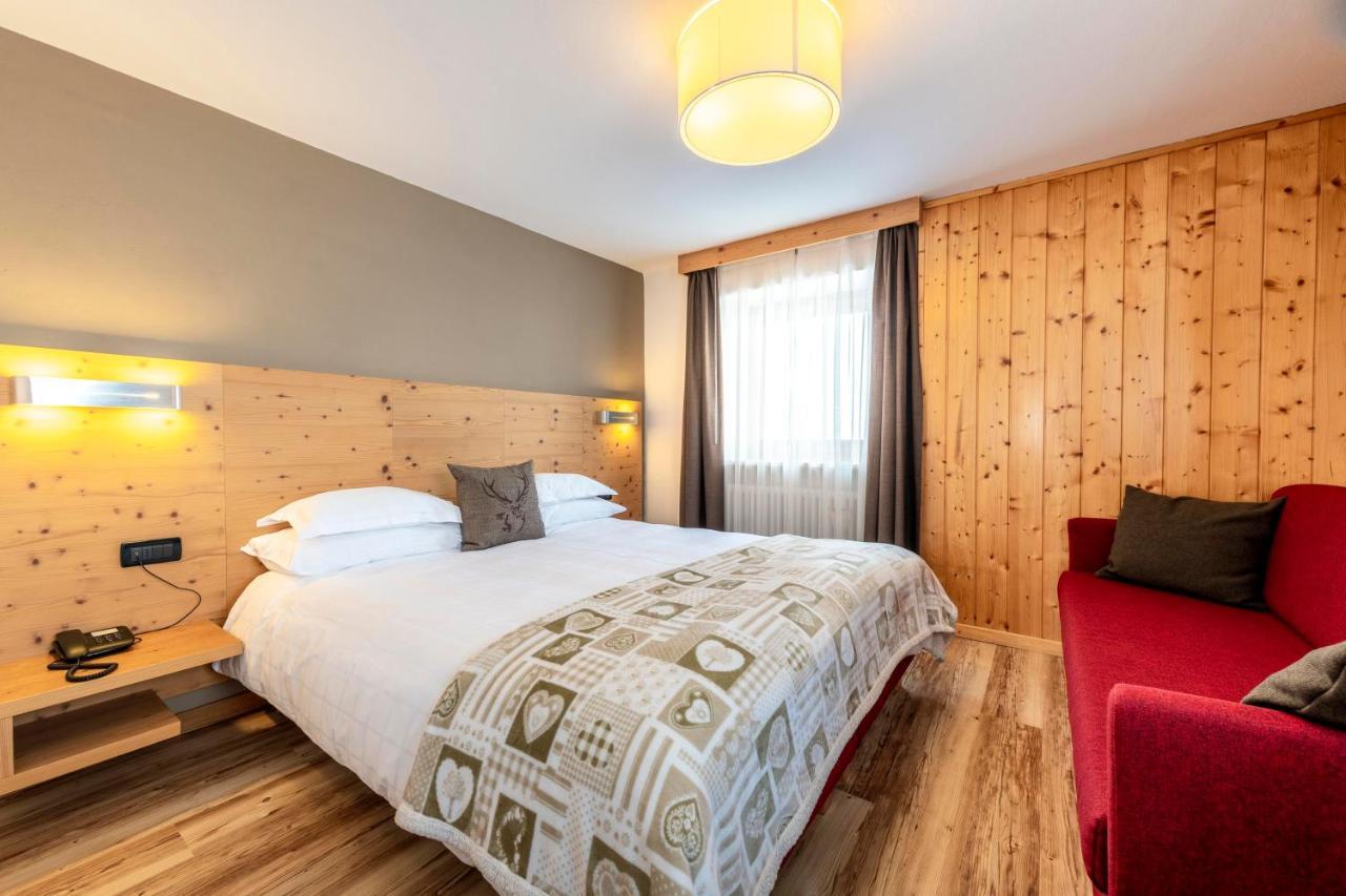 Double or Twin Room with Extra Bed,1076767228:JPEG