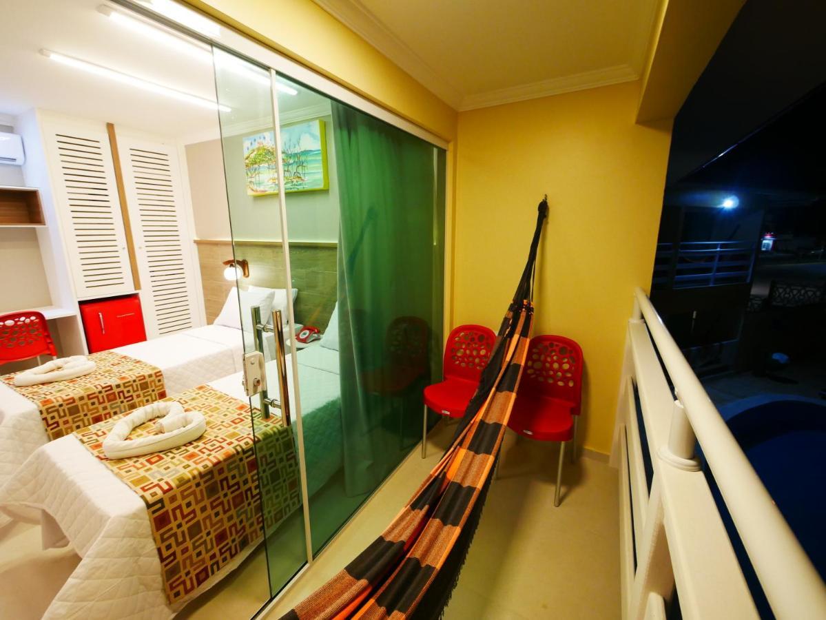 Master Duplo Twin com Varanda Vista Piscina