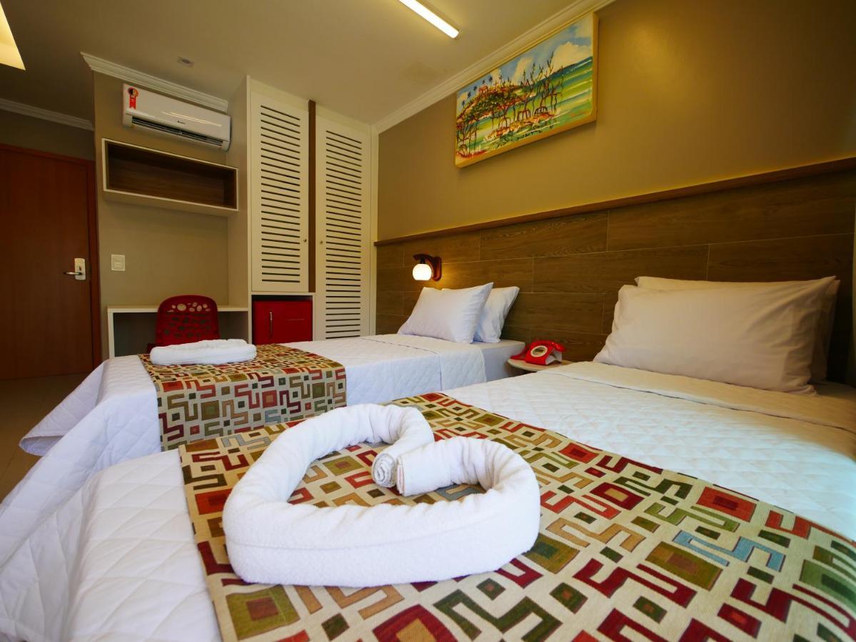 Master Duplo Twin com Varanda Vista Piscina