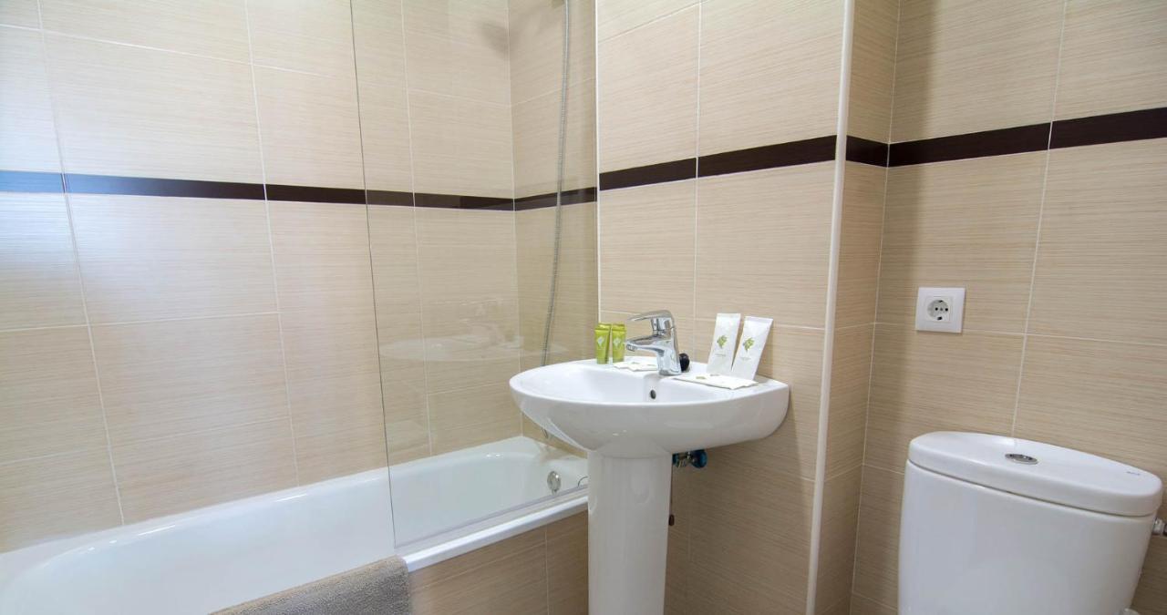 Two-Bedroom Apartment,1082260750:JPEG