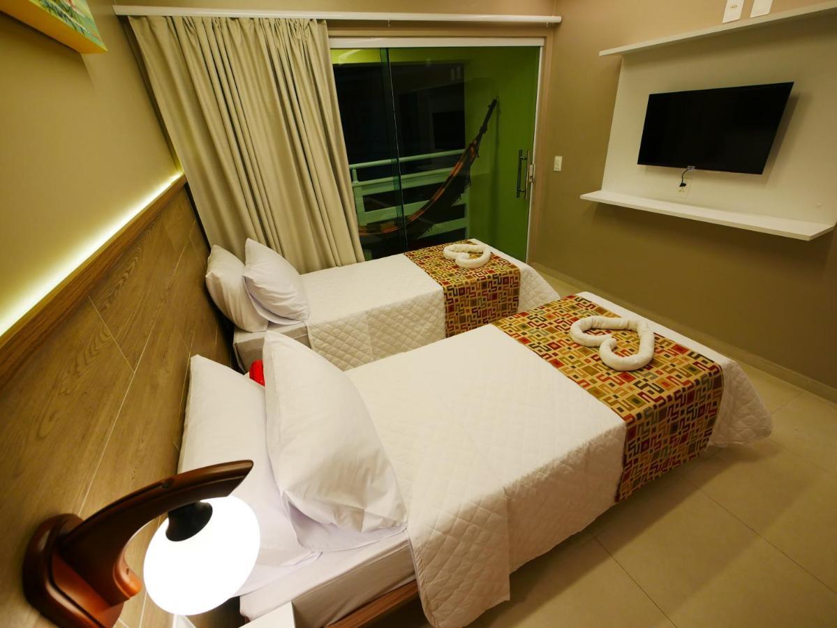 Master Duplo Twin com Varanda Vista Piscina