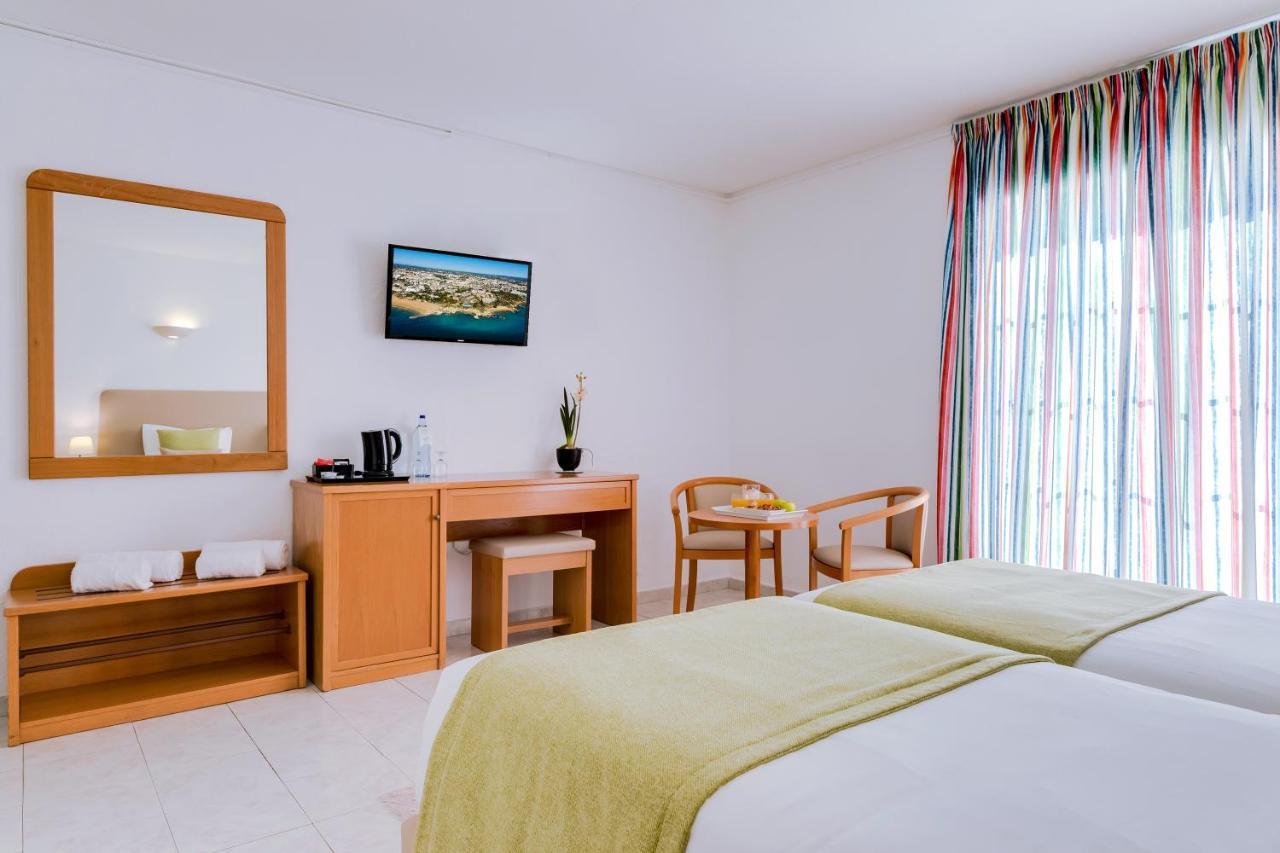 Quarto Duplo ou Twin (2 Adultos + 1 Criança)