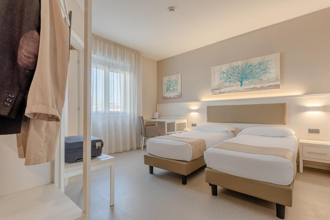 Superior Twin Room,1589290495:JPEG