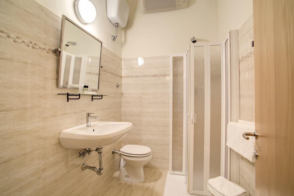 Quarto com Cama de Casal ou 2 de Solteiro e Varanda