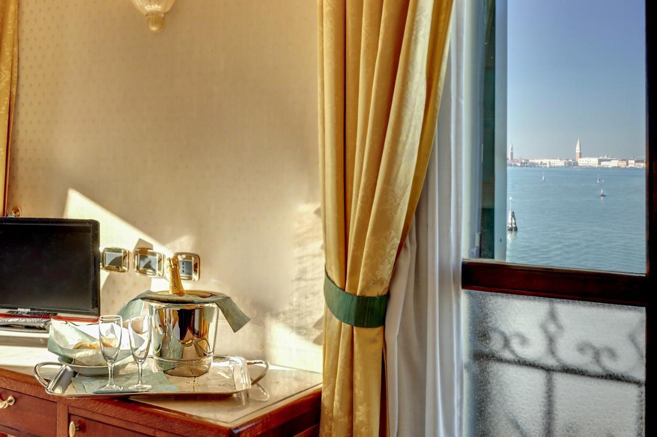 Superior Double Room with Front Lagoon View,1300438639:JPEG