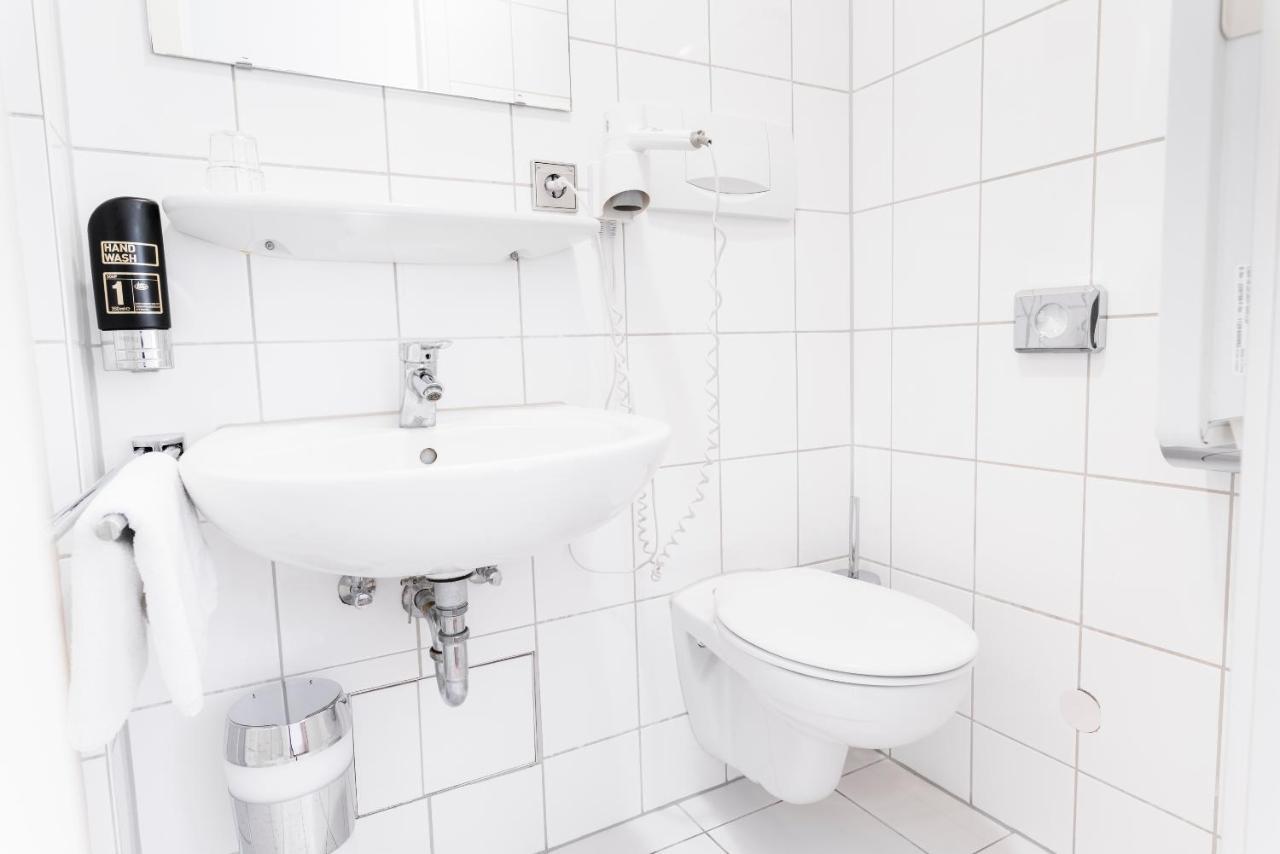 Deluxe Single Room,1498682998:JPEG