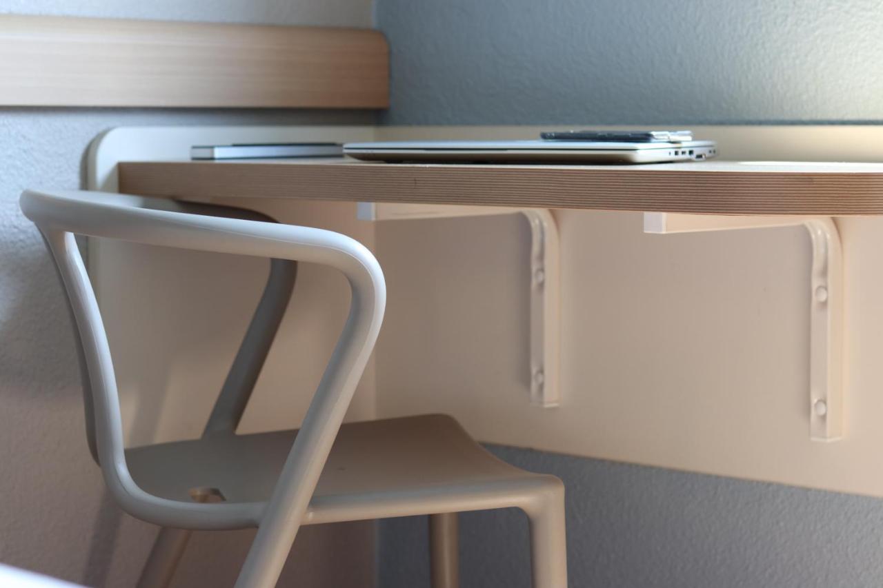 Zimmer mit 1 Queensize-Bett und 1 Etagenbett