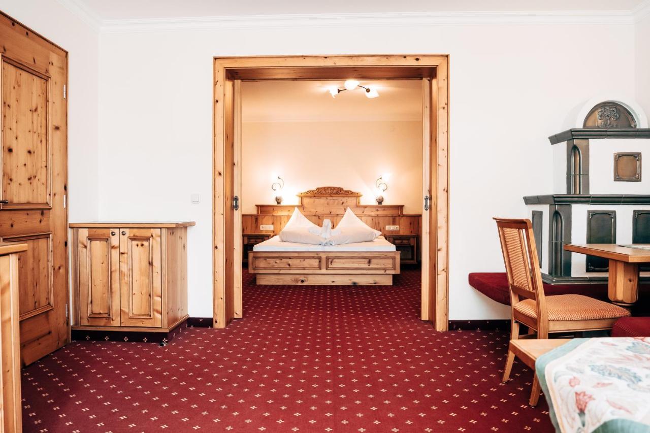 Executive Suite,1116015567:JPEG