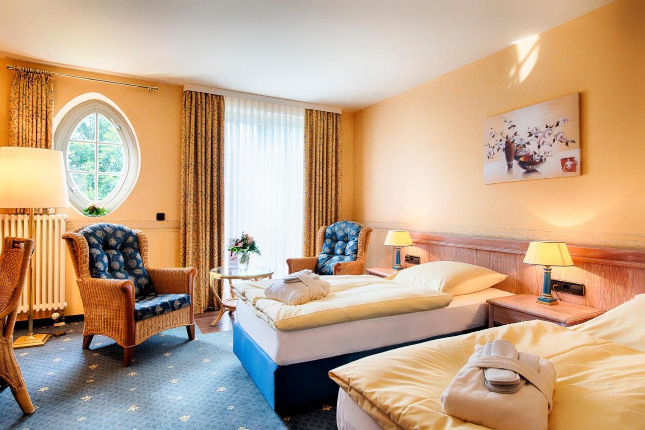 Doppel- oder Zweibettzimmer