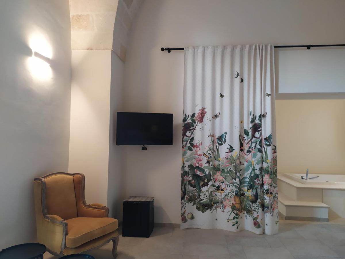 Deluxe Suite Spa Bath