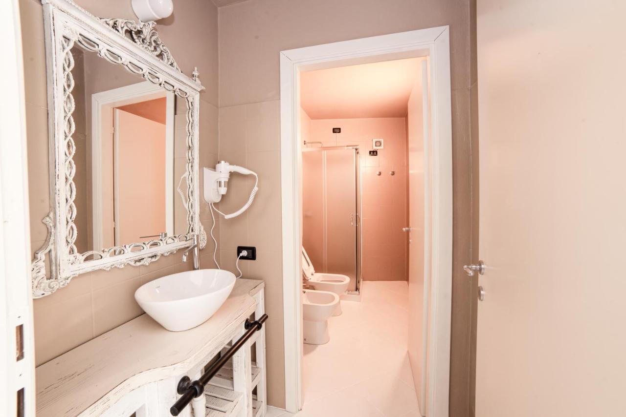 Camera Doppia con Letti Singoli con Bagno Privato