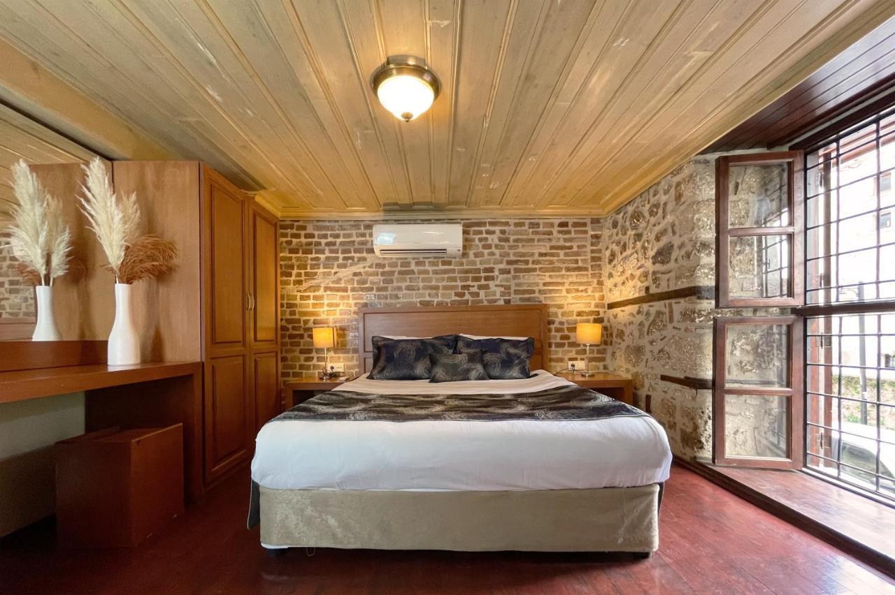 Deluxe King Suite