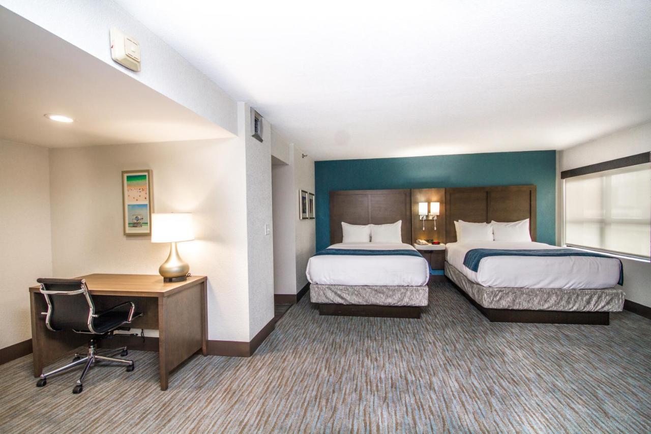 Queen Suite Two Queen Beds Non-Smoking