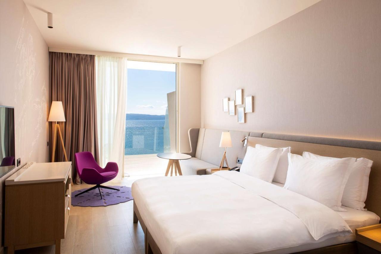 Quarto Premium com Varanda e Vista do Mar