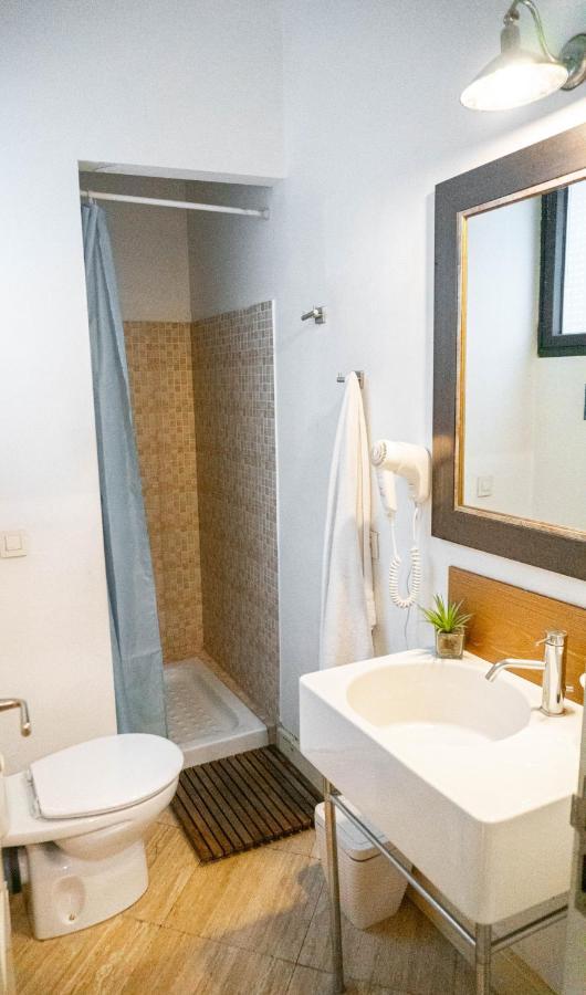 Bed in Slaapzaal met 8 Bedden en Badkamer