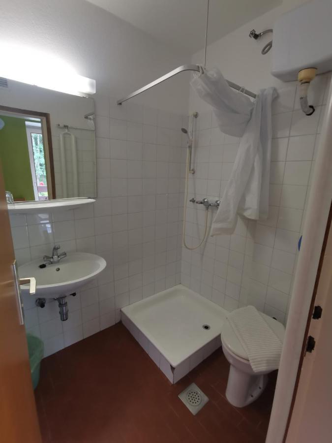 Standard Einzelzimmer mit Gemeinschaftsbad
