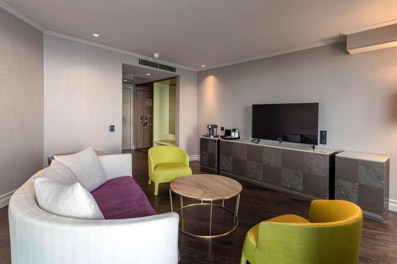 Suite con balcón y vistas al mar