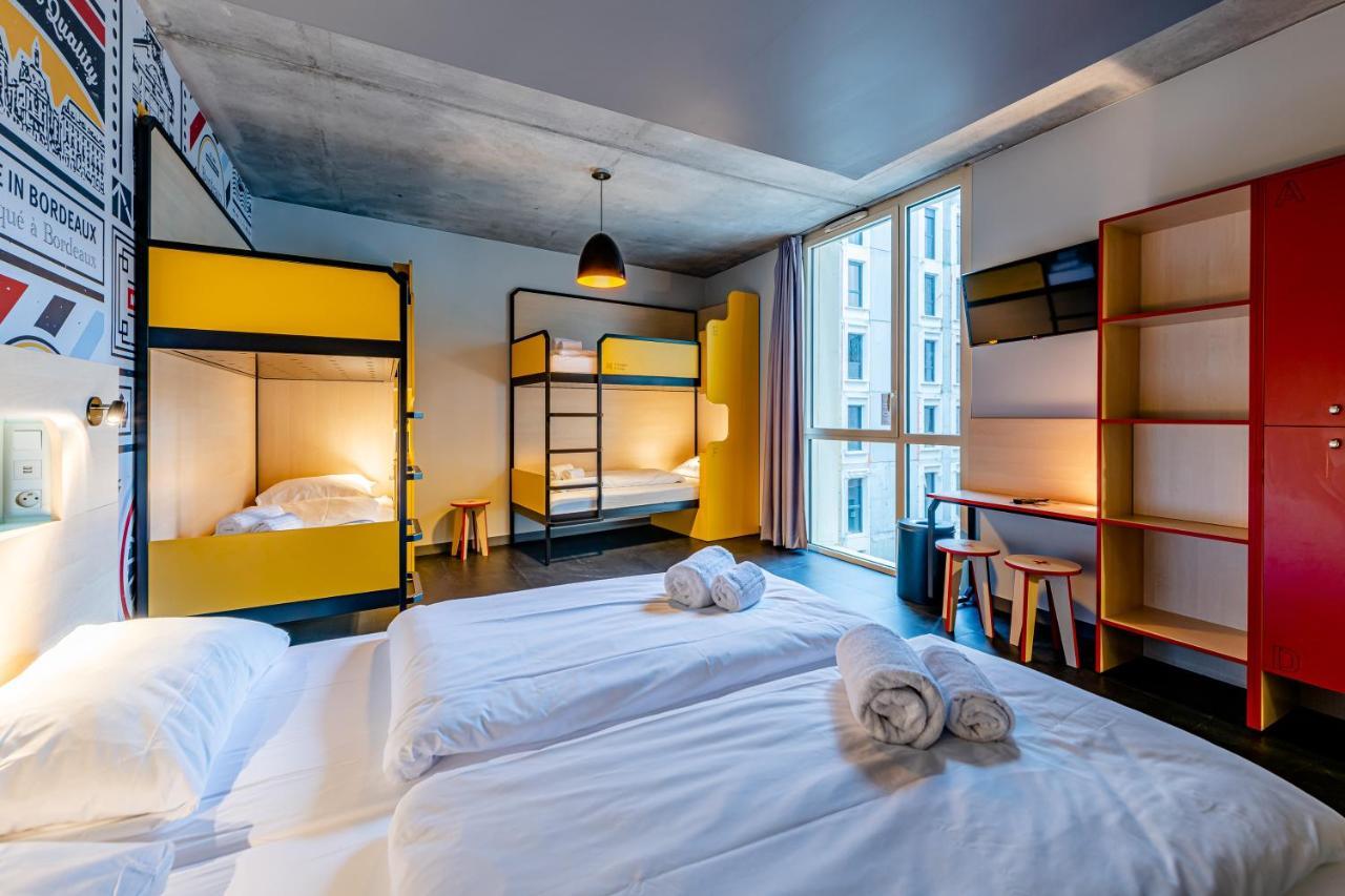 6-Bed Room