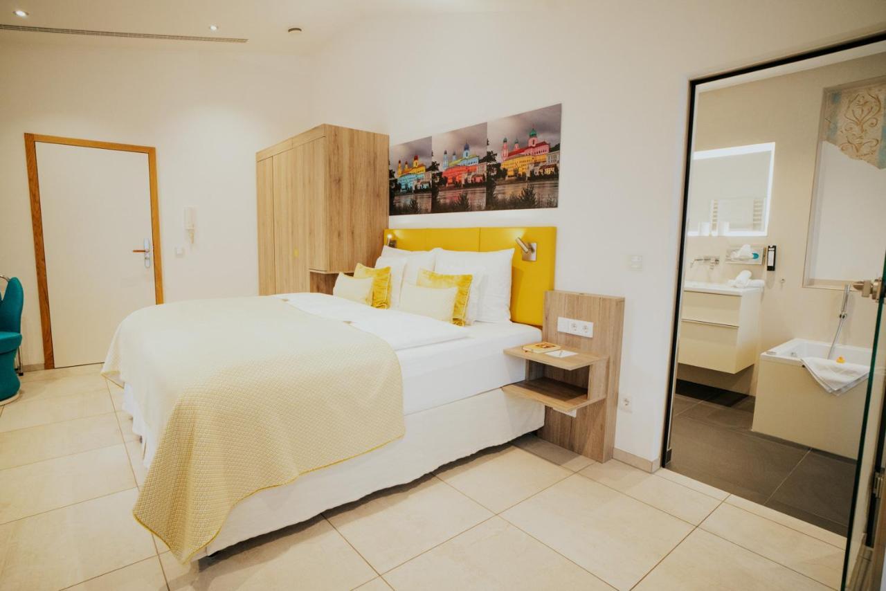 Duplex Suite with Sauna and Hot Tub,1187072116:JPEG