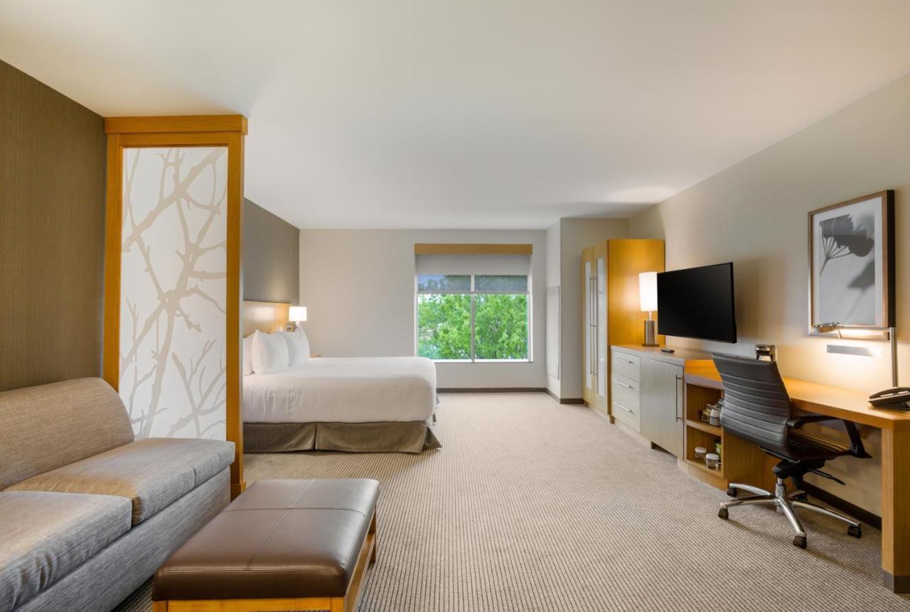 King Room with Accessible Tub - Disability Access