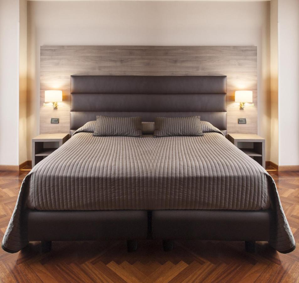 Classic Double or Twin Room Spa Access,762647629:JPEG