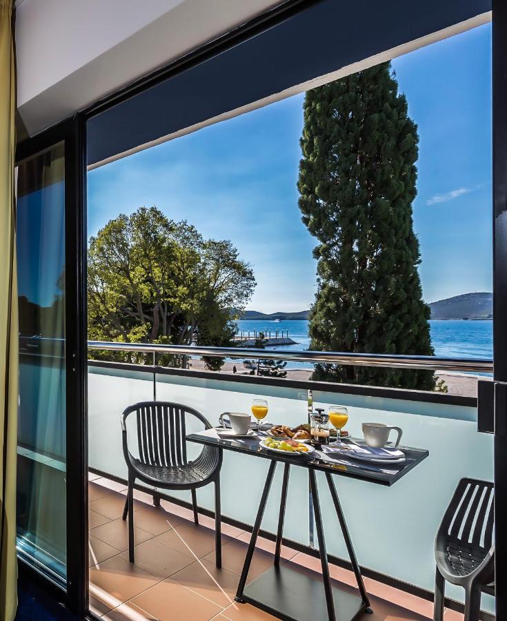 Suite,1212213913:JPEG