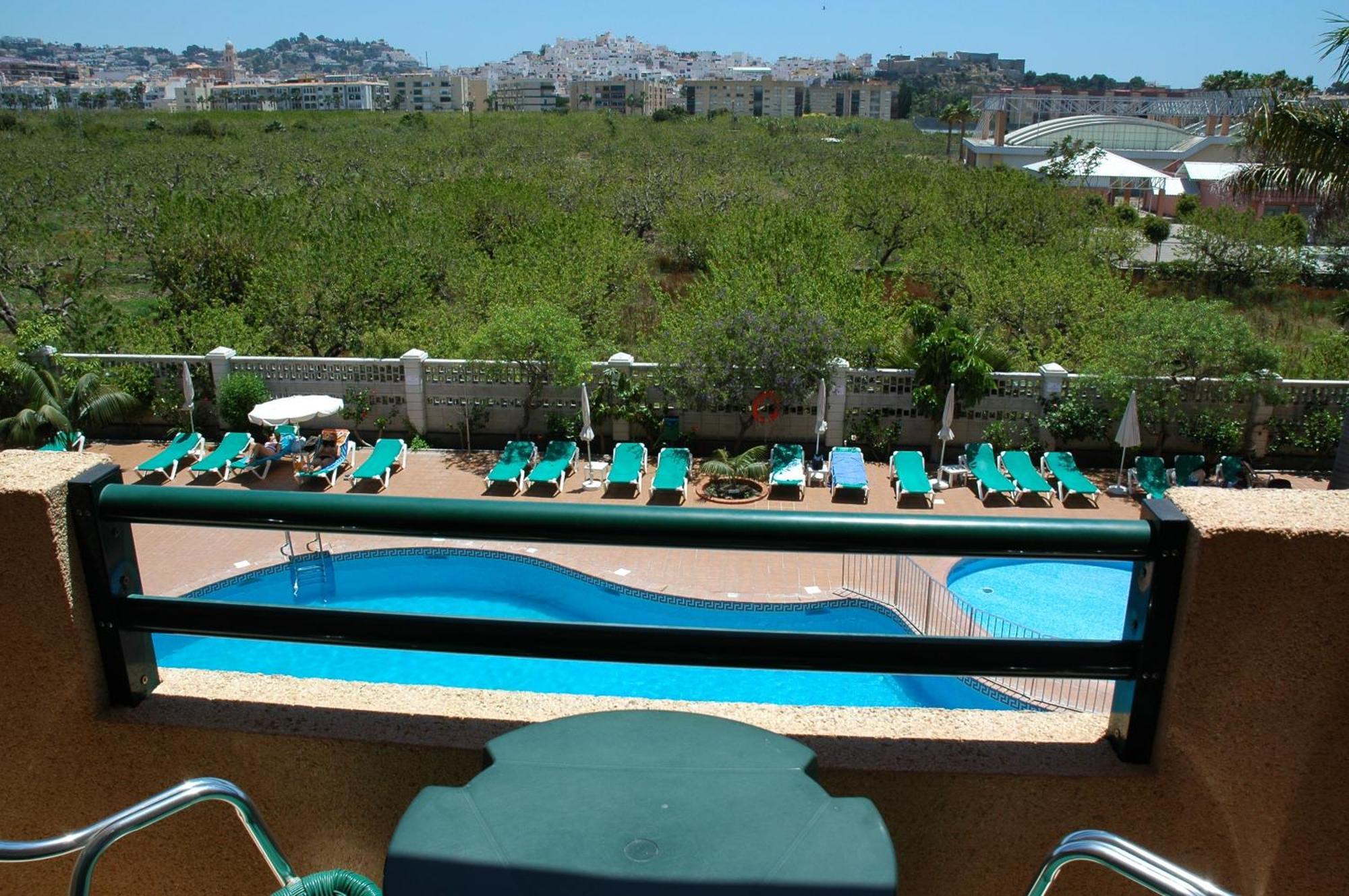 Twin Room Pool View