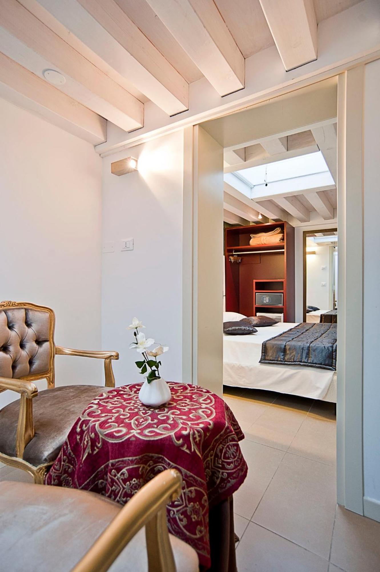 Small Double Room,1209326131:JPEG