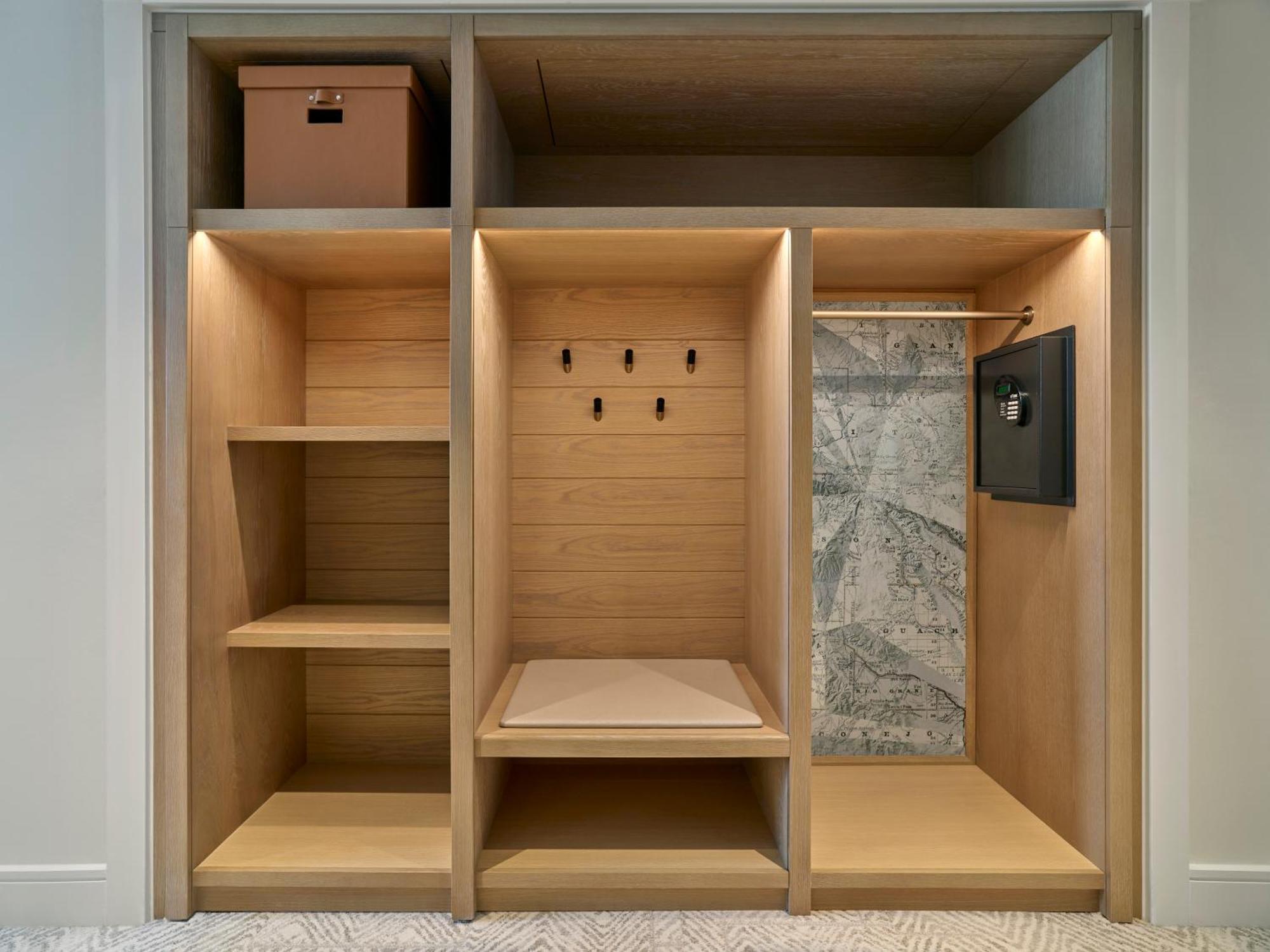 Luxe Kamer met Kingsize Bed en Open Haard