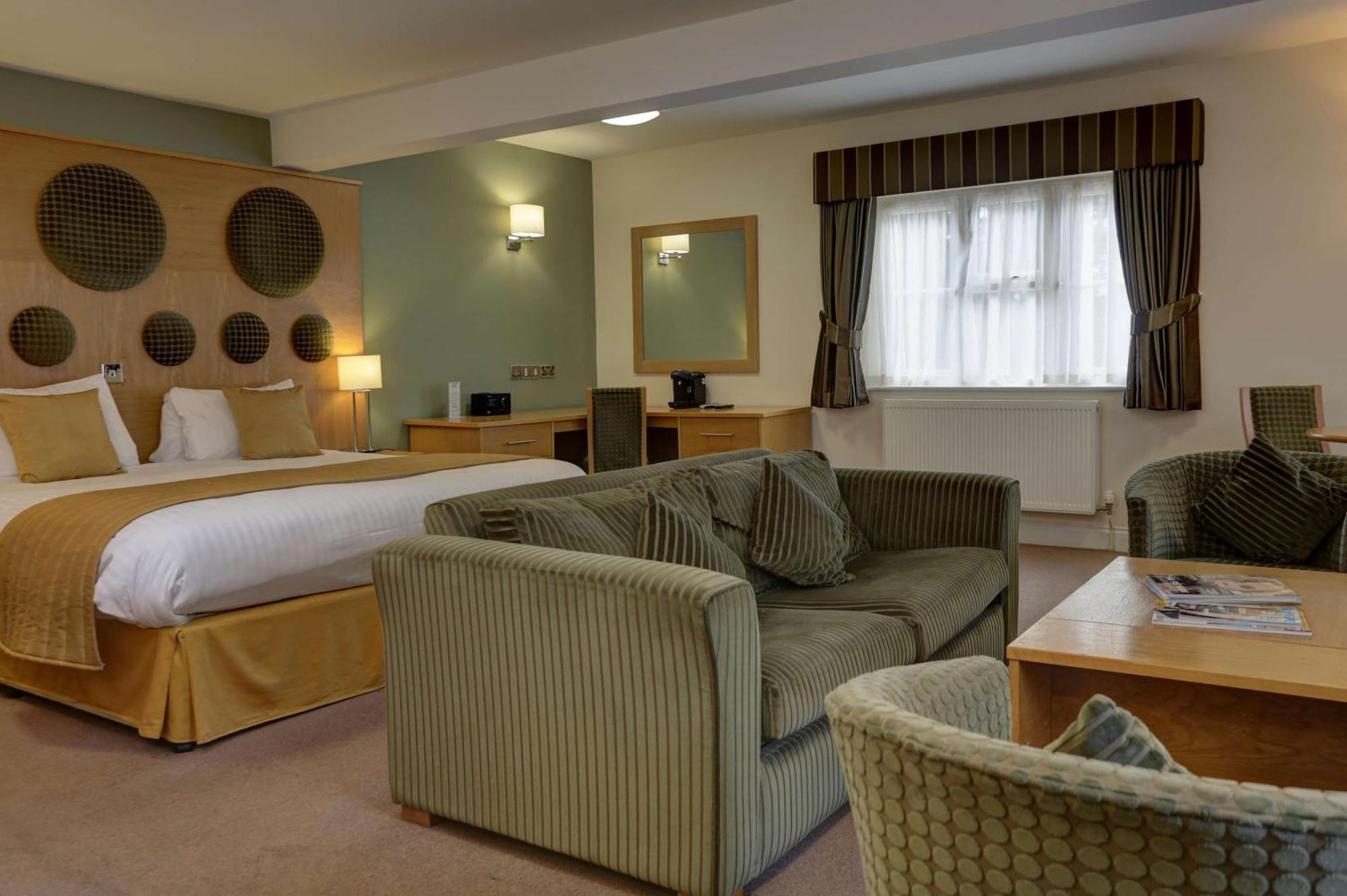 Luxurious King Suite Non-Smoking