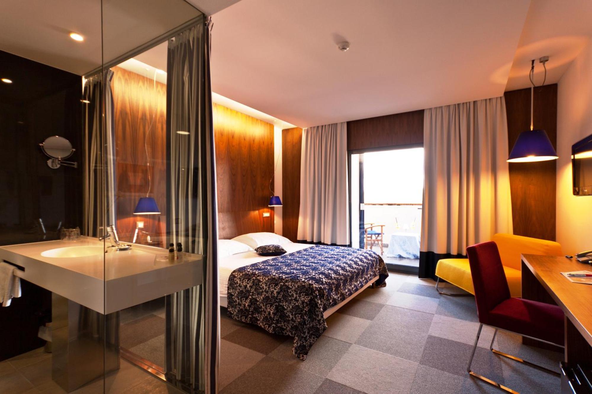 Double Room with Balcony - Side Sea View,1682943499:JPEG