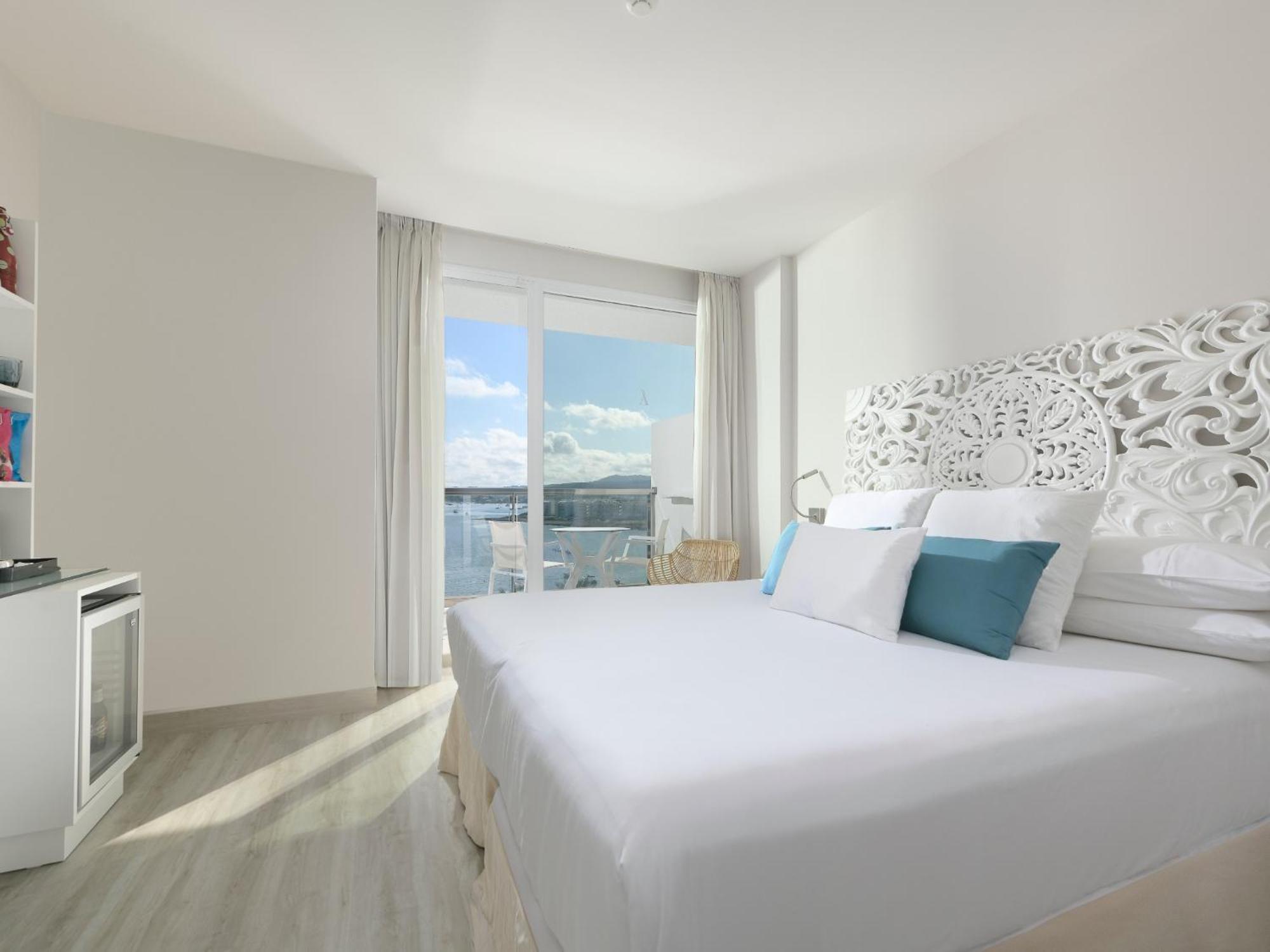 Double or Twin Room with Pool View Keep the Secret