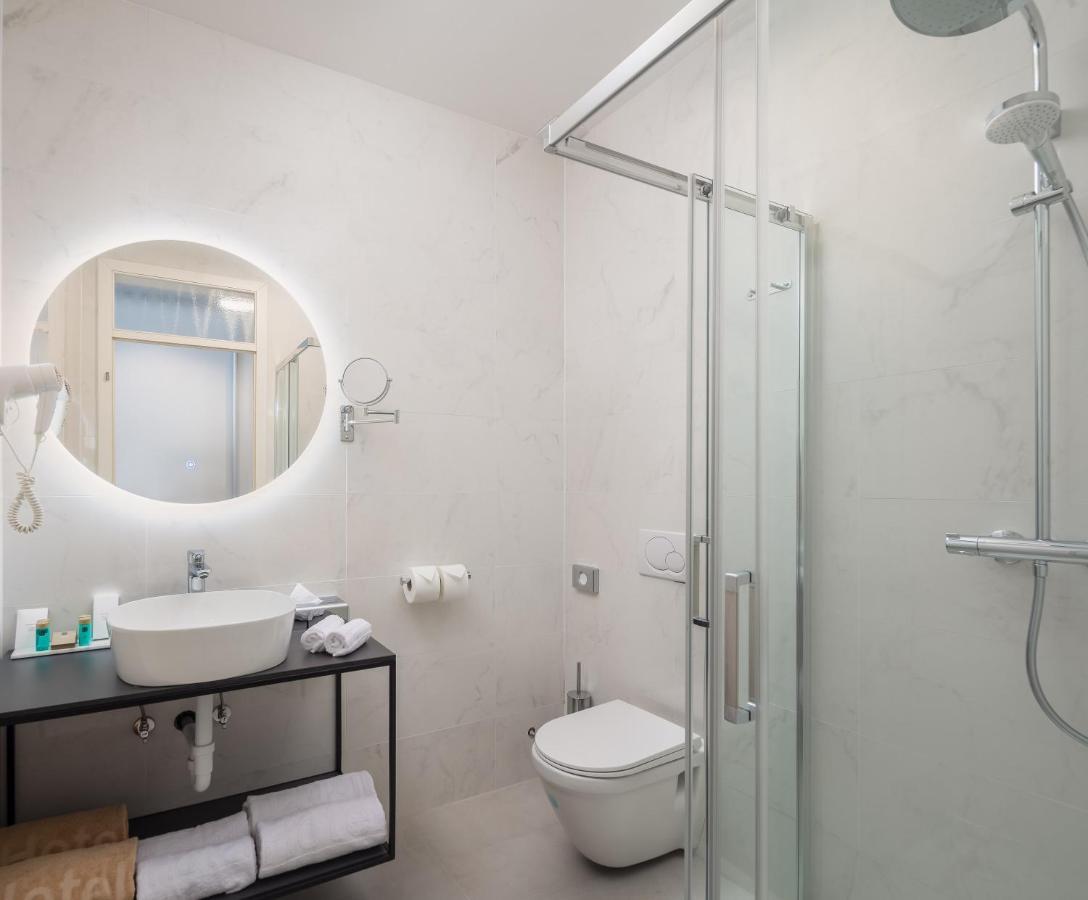 Double Room with Garden View,1238213002:JPEG