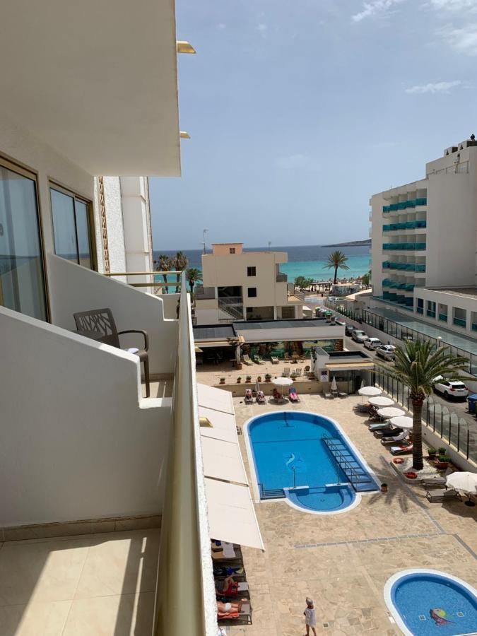 Double or Twin Room Side Sea View