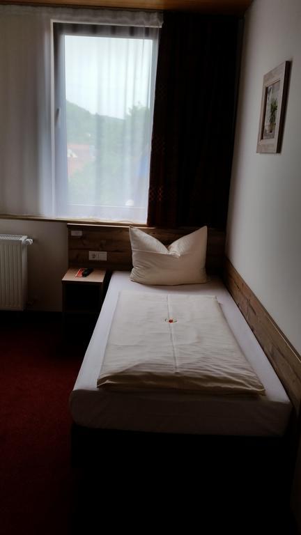 Single Room,736018504:JPEG