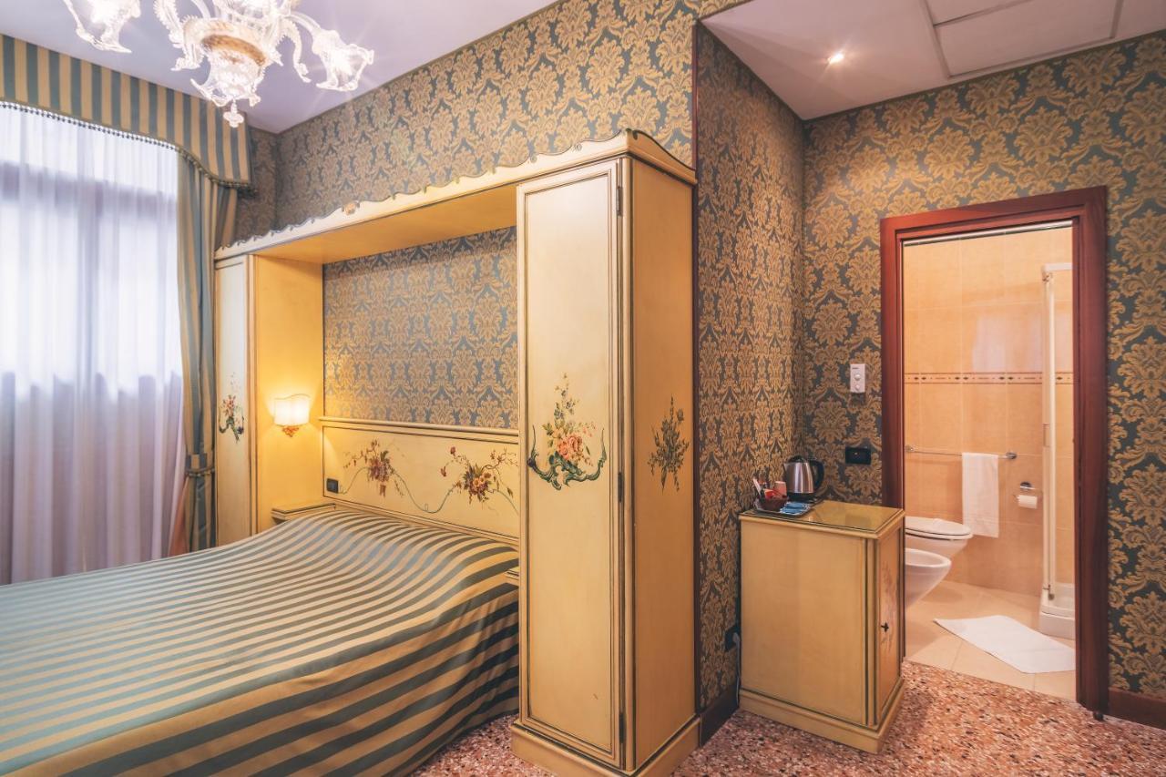 Standard Doppel- oder Zweibettzimmer