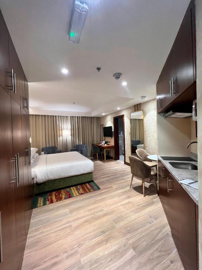 Executive Studio
