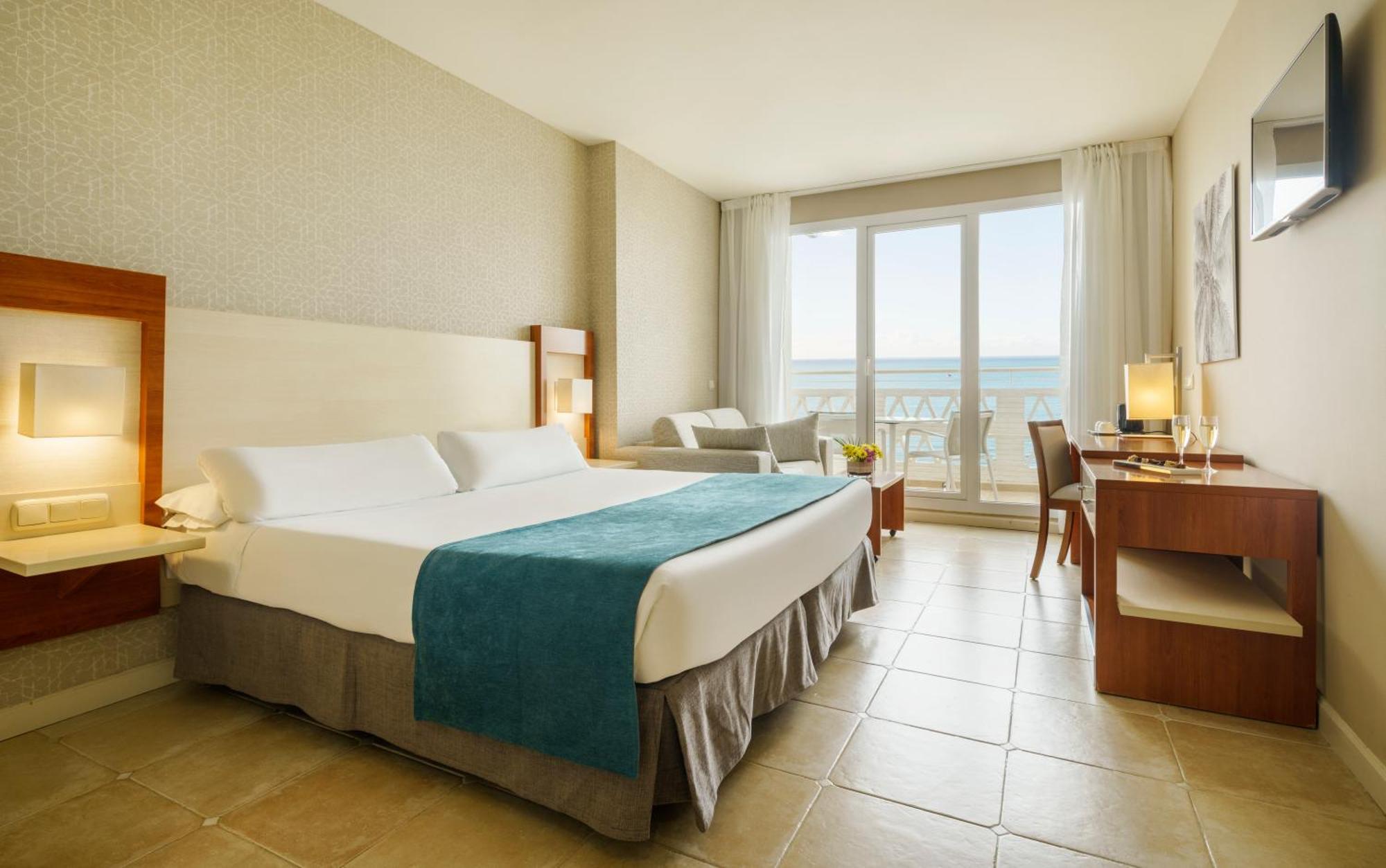 Double or Twin Room Sea View