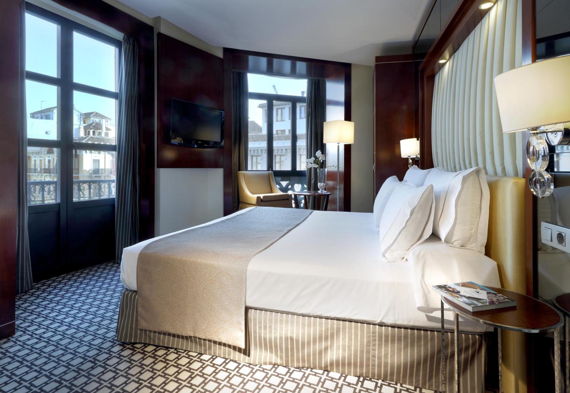 Deluxe Double Double Bed