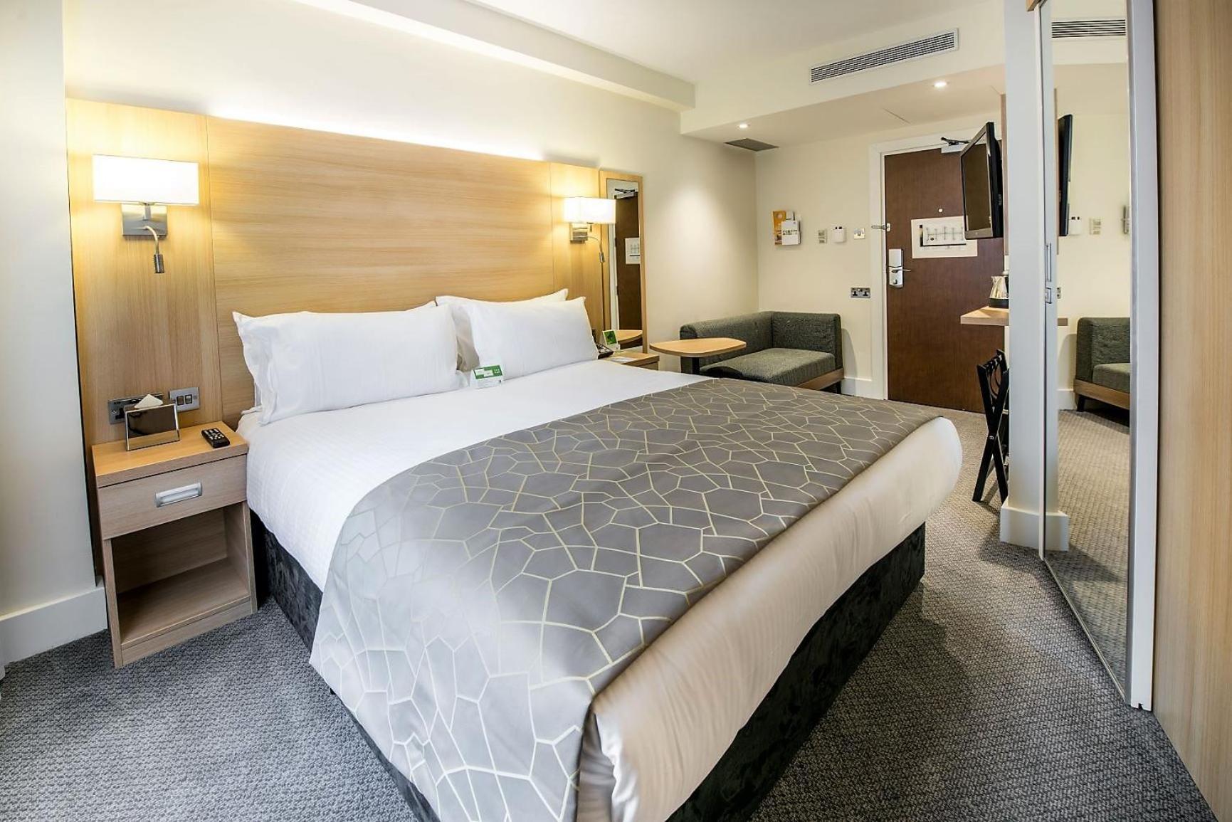 Standard King Room